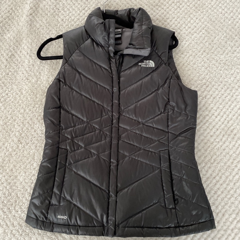 Black north face vest barely worn!